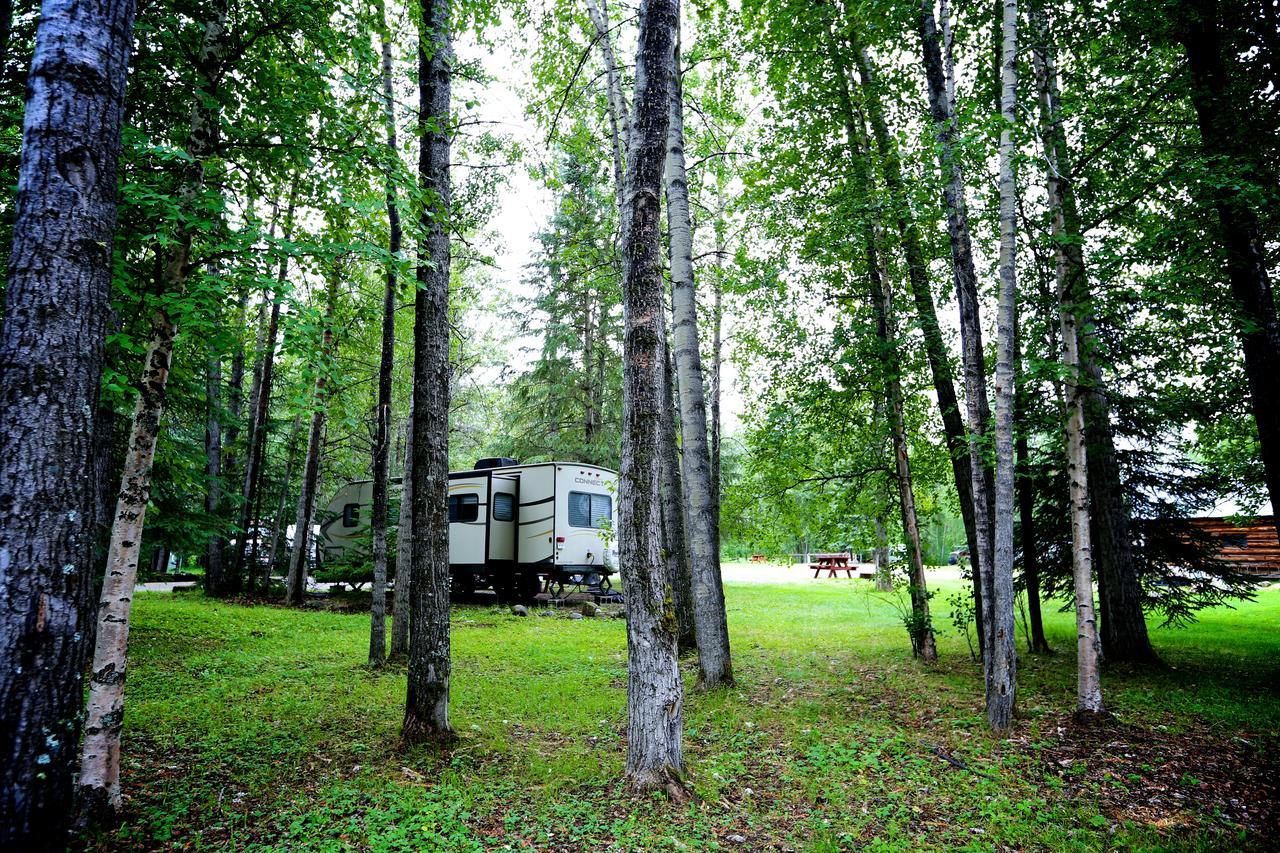 Tetsa River Lodge Экстерьер фото